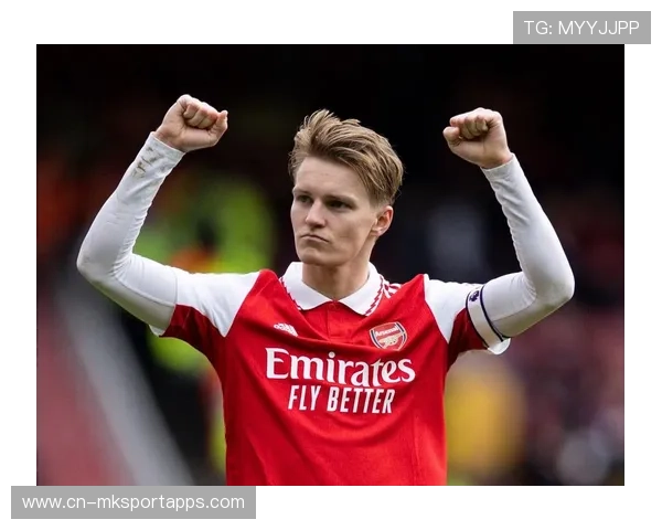 厄德高前插送出直塞，厄德高首秀