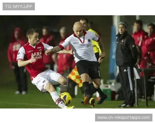 阿贾克斯继续保持领先，荷甲冠军争夺持续激烈，荷乙阿贾克斯青年队